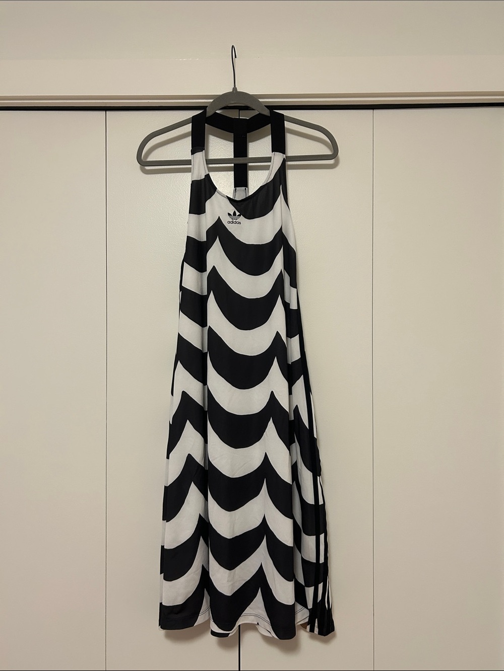 adidas x marimekko — black & white maxi racerback dress with wave print